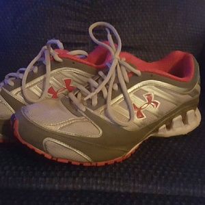 size 9 womens under armour shoes